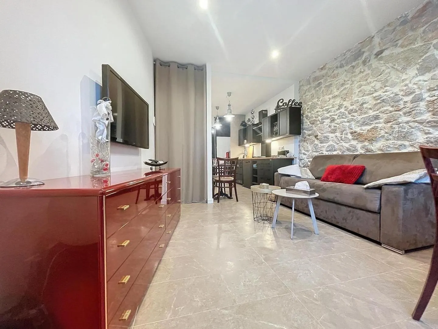 A 1Km Plage Du Midi Et Palais Des Festivals - Appartement Centre Cannes Avec Cour Exterieur Privee