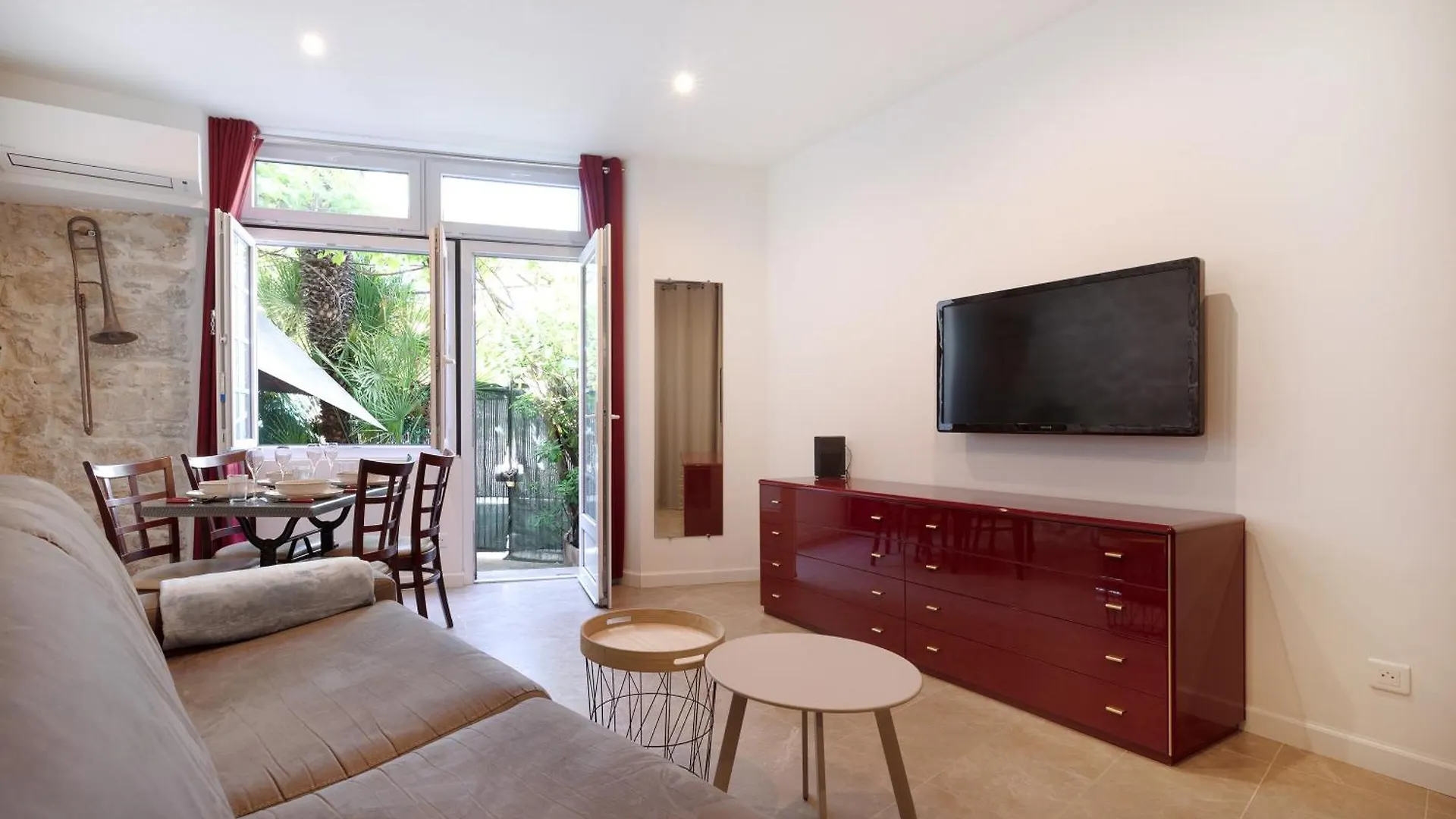 Apartment A 1Km Plage Du Midi Et Palais Des Festivals - Appartement Centre Cannes Avec Cour Exterieur Privee