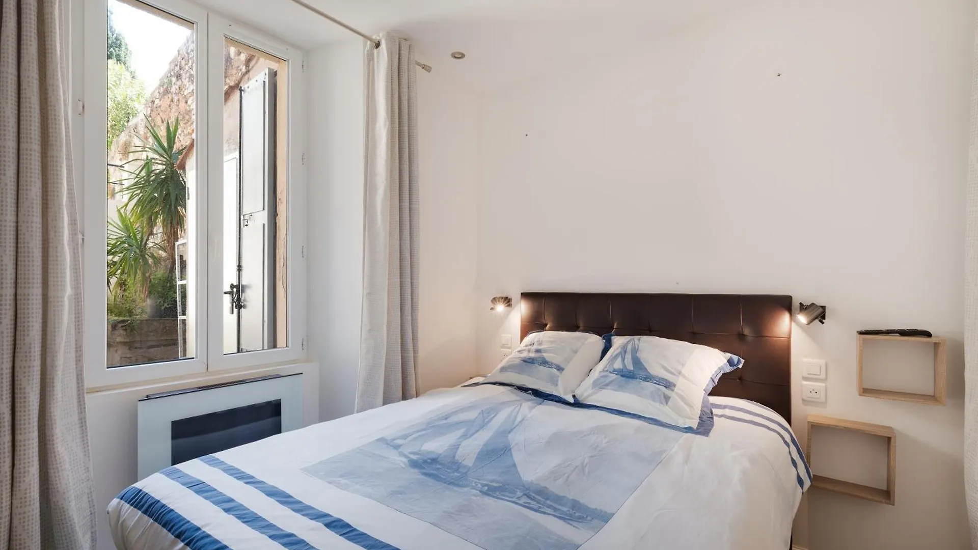 A 1Km Plage Du Midi Et Palais Des Festivals - Appartement Centre Cannes Avec Cour Exterieur Privee